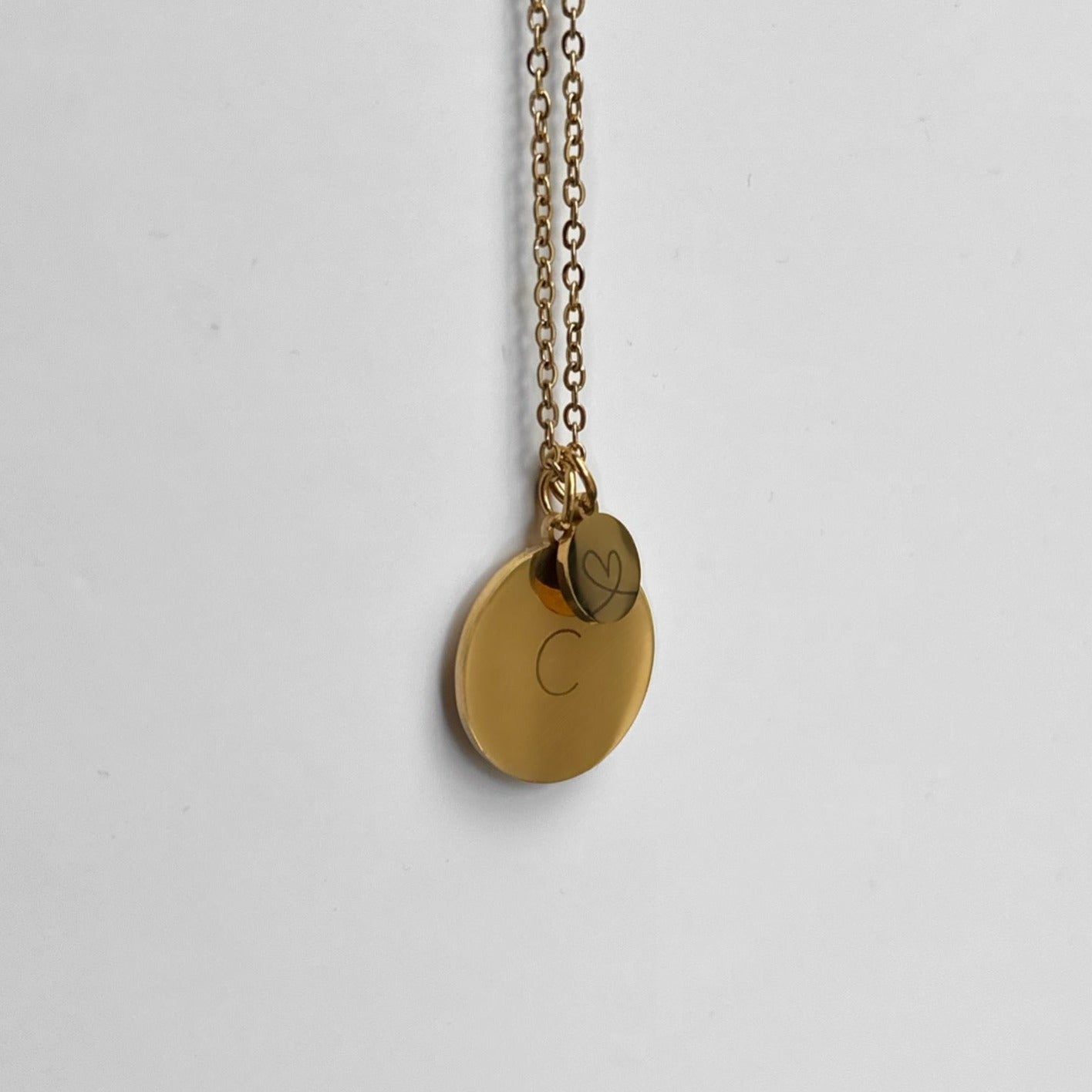 Kette mit Buchstaben gelasert