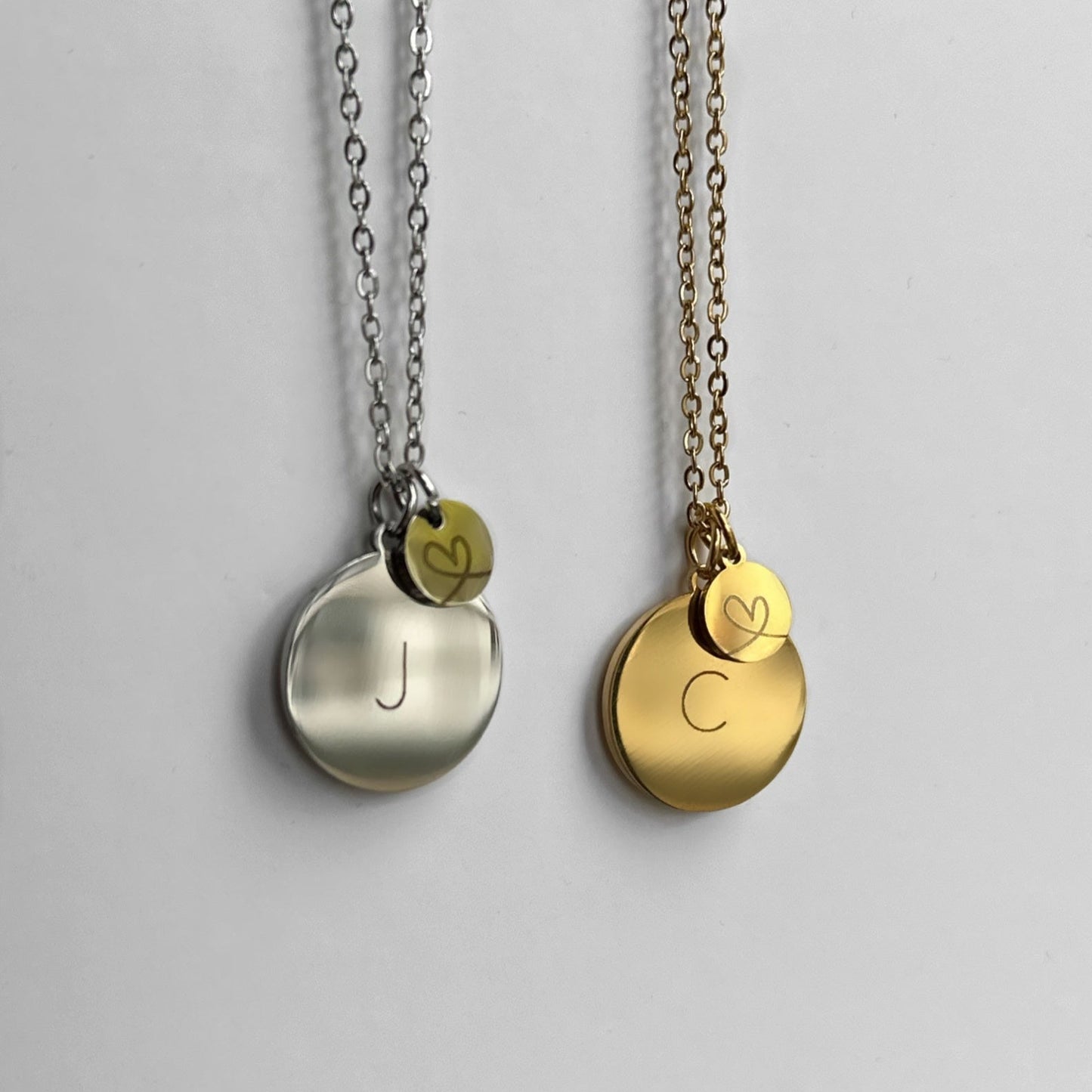 Kette mit Buchstaben gelasert